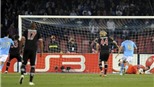 De Sanctis bật mí “bí kíp” phá penalty của Mario Gomez